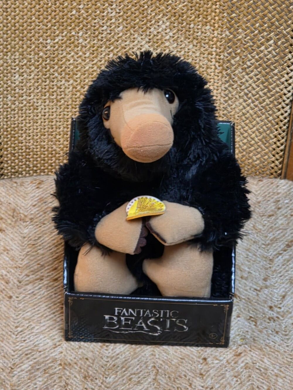 Fantastic Beasts Niffler 8" Plush Toy with Gold Coin – Brand New in Display Box!